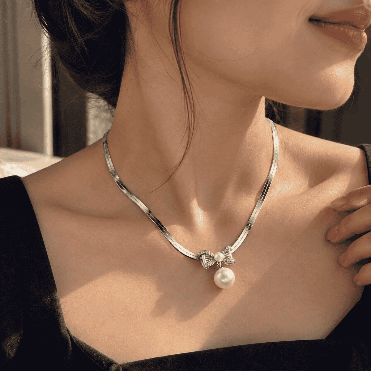 Pearl Bow Necklace